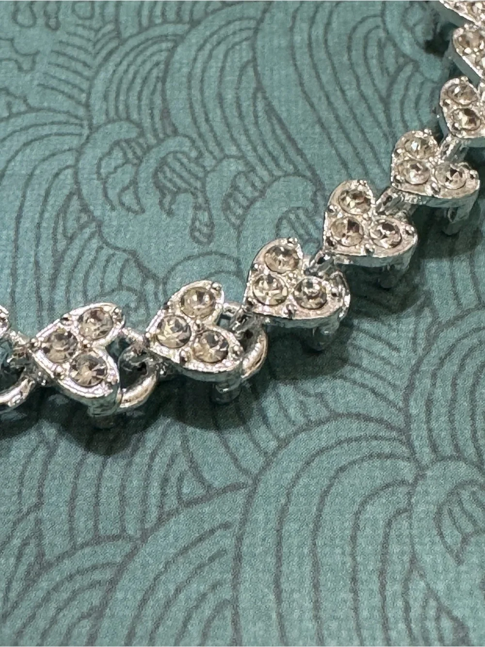 HEART SHAPE WITH RHINESTONES BRACELET